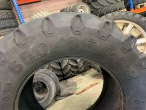 Pneu Pirelli Trelleborg TM800
