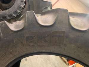 Pneu BKT 460/85R38