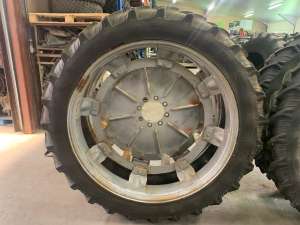 Roue  jumellée  270/95R48  Taurus 