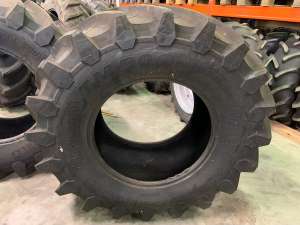 Pirelli Krelleborg TM900 banden