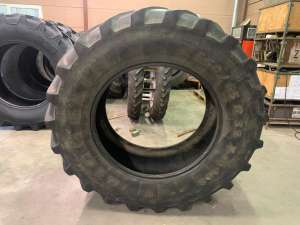 Photo de Pneu Michelin 650/65R38