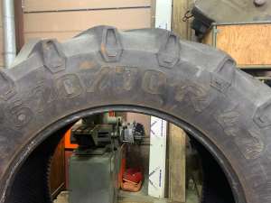 Pneu Pirelli TM700 620/70R42