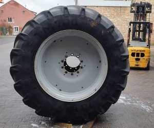 Foto door Set pirelli banden 620/70R42