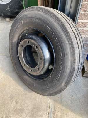 Roue avec pneu FULDA 265/70R19,5